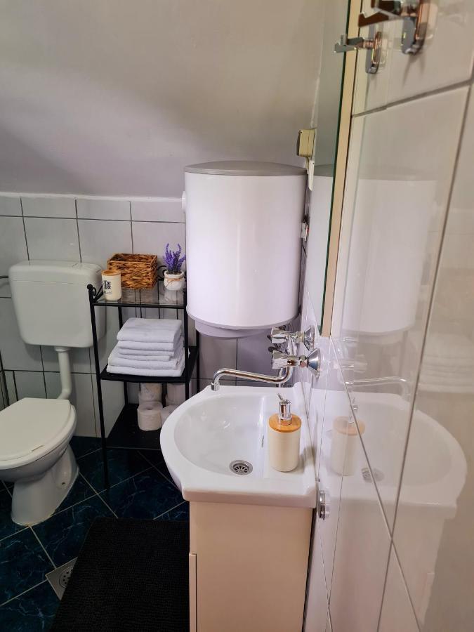 Apartman Poznanovic Apartamento Rakovica Exterior foto